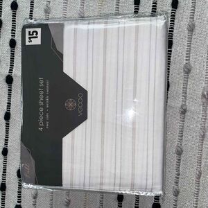 White and Gray 4-Piece Sheet Set